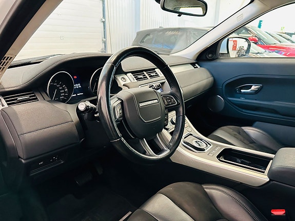 Land Rover Range Rover Evoque 17 of 23