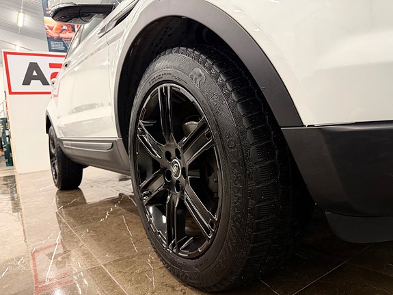 Land Rover Range Rover Evoque 4 of 5