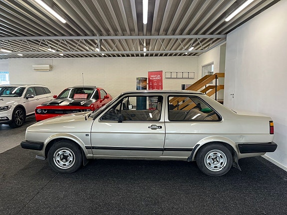 Volkswagen Jetta 4 of 5