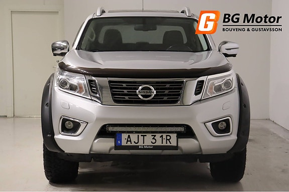 Nissan Navara 2 of 18