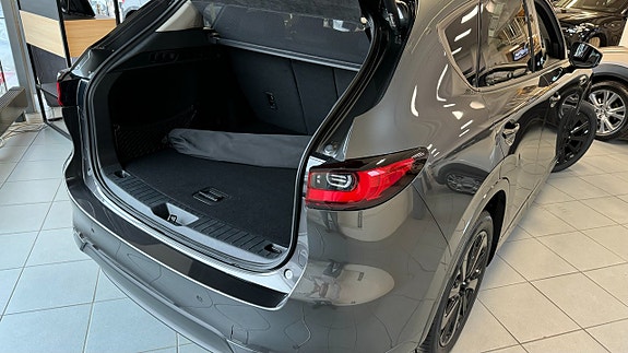 Mazda CX-60 3 of 7