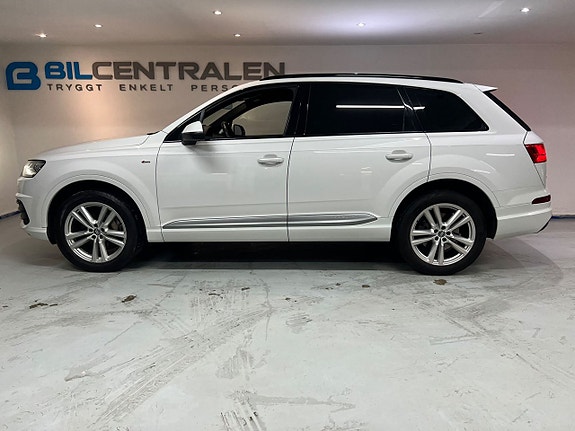 Audi Q7 11 of 29