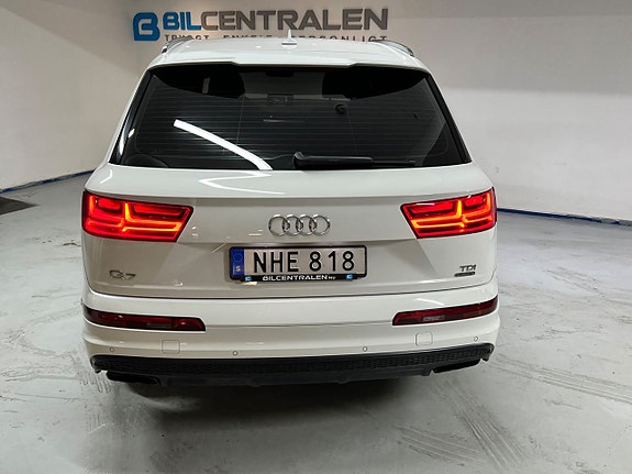 Audi Q7 9 of 29