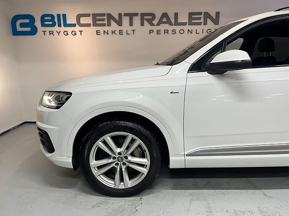 Audi Q7 12 of 29
