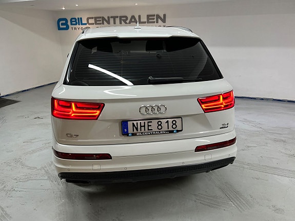 Audi Q7 8 of 29