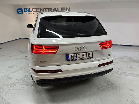 Audi Q7 7 of 29