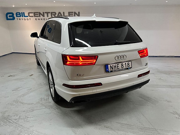 Audi Q7 6 of 29