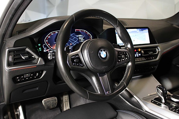 BMW 330d 15 of 27
