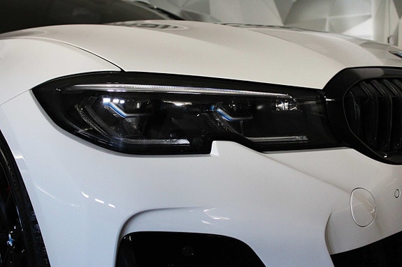 BMW 330d 21 of 27