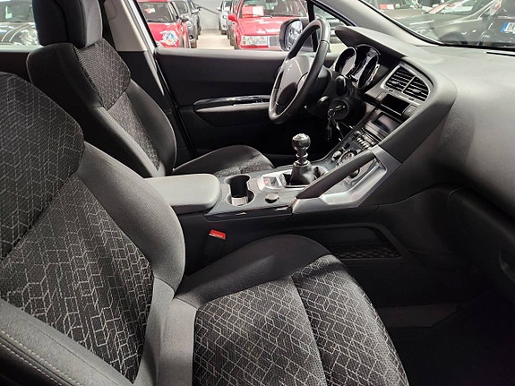 Peugeot 3008 6 of 8