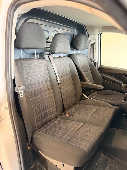 Mercedes-Benz Vito 111 12 of 15