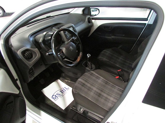 Peugeot 108 9 of 16