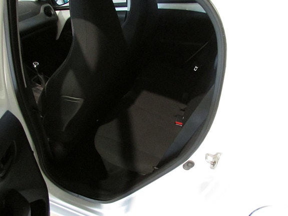Peugeot 108 12 of 16
