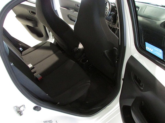 Peugeot 108 11 of 16