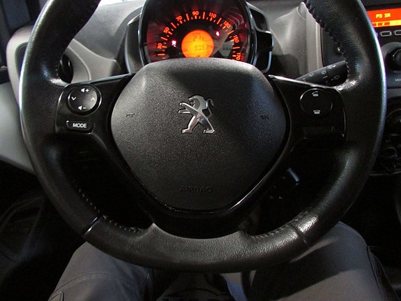 Peugeot 108 13 of 16