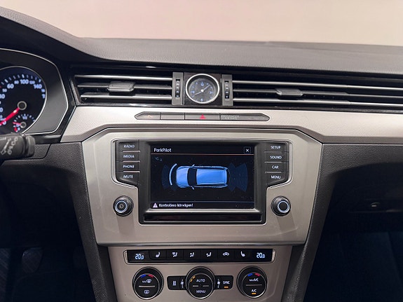 Volkswagen Passat 5 of 5