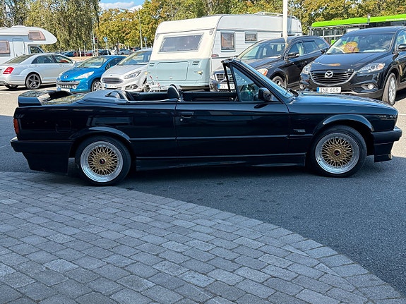 BMW 318 3 of 5