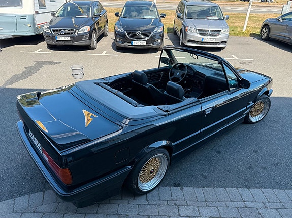 BMW 318 4 of 5