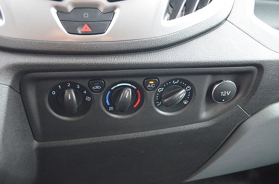 Ford Transit 13 of 15