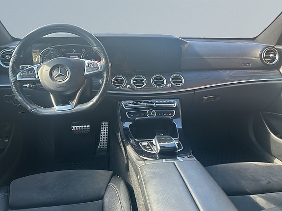 Mercedes-Benz E220 8 of 21