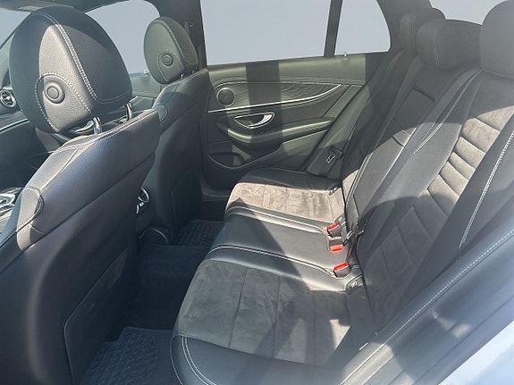Mercedes-Benz E220 13 of 21