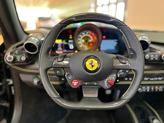 Ferrari F8 Spider 16 of 30
