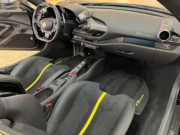 Ferrari F8 Spider 15 of 30