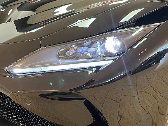 Ferrari F8 Spider 10 of 30