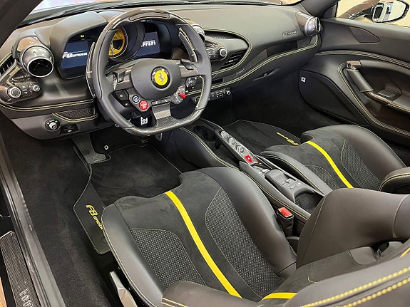 Ferrari F8 Spider 14 of 30