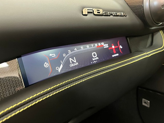 Ferrari F8 Spider 23 of 30
