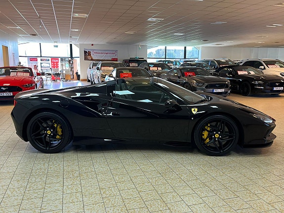 Ferrari F8 Spider 6 of 30
