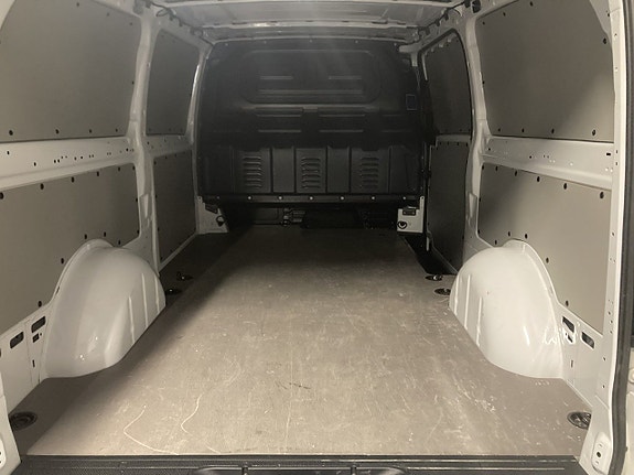 Mercedes-Benz eVito 112 4 of 6