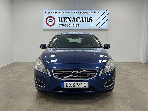 Volvo V60 2 of 5
