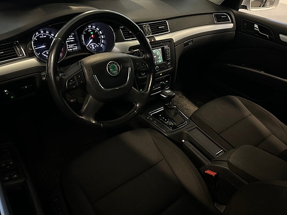 Skoda Superb 10 of 30