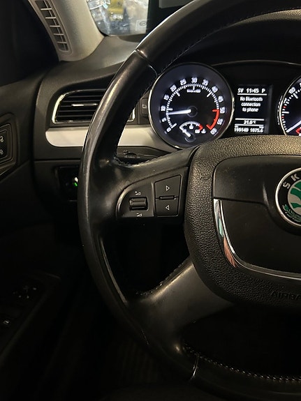 Skoda Superb 16 of 30