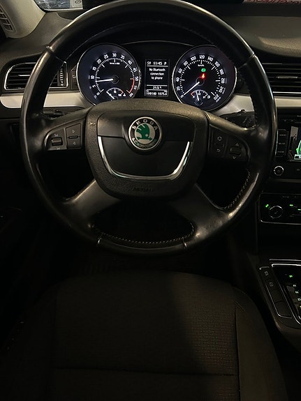 Skoda Superb 14 of 30