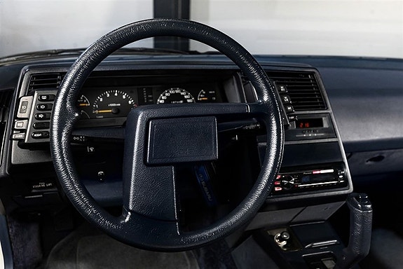 Subaru XT 17 of 26