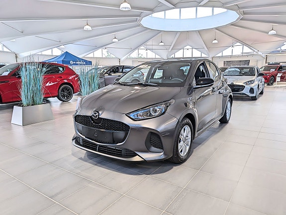 Mazda 2 3 of 5