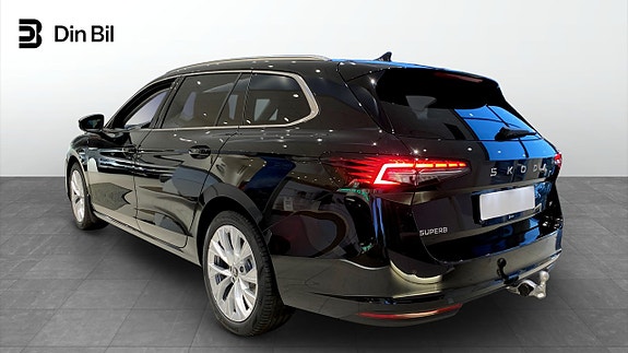 Skoda Superb 2 of 5
