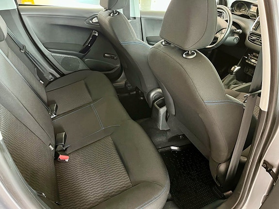 Peugeot 208 10 of 14