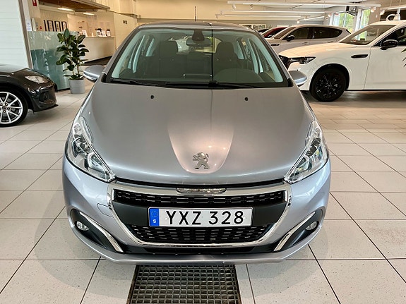 Peugeot 208 5 of 14