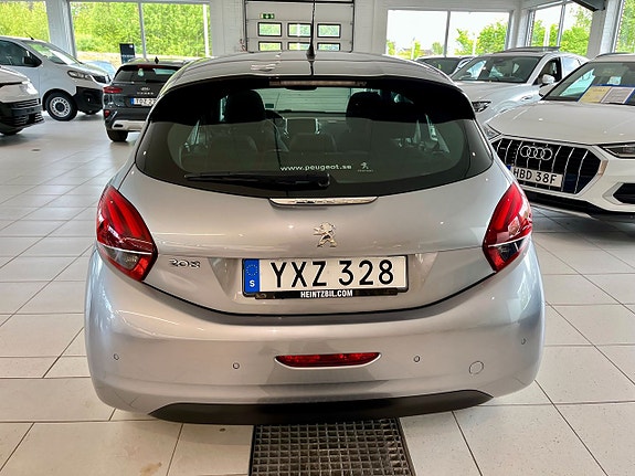 Peugeot 208 6 of 14