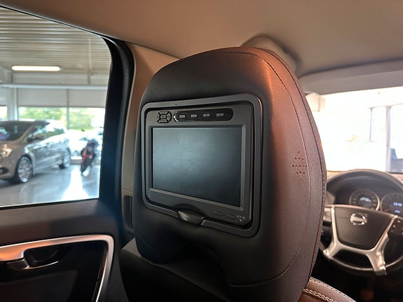 Volvo XC60 7 of 14