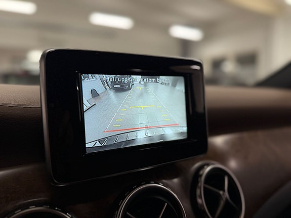 Mercedes-Benz GLA220 18 of 18