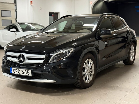 Mercedes-Benz GLA220 3 of 5