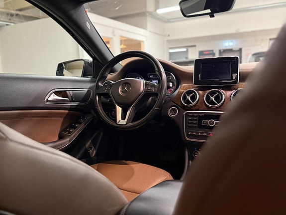 Mercedes-Benz GLA220 16 of 18
