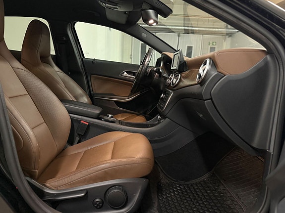 Mercedes-Benz GLA220 13 of 18