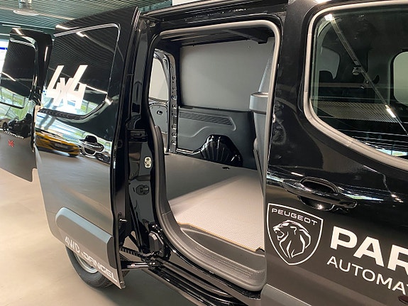 Peugeot Partner 8 of 13