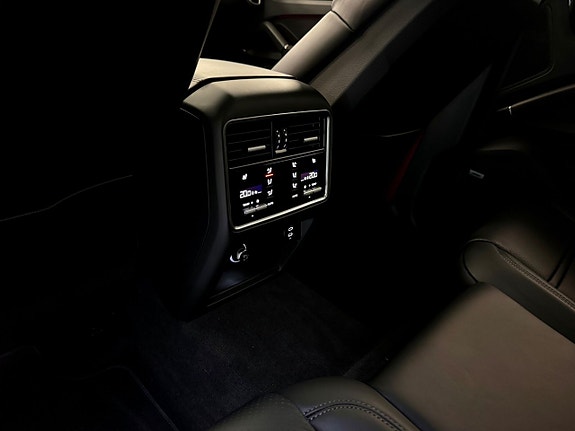 Porsche Cayenne Coupe 13 of 16