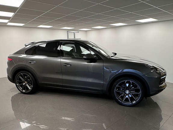 Porsche Cayenne Coupe 7 of 16